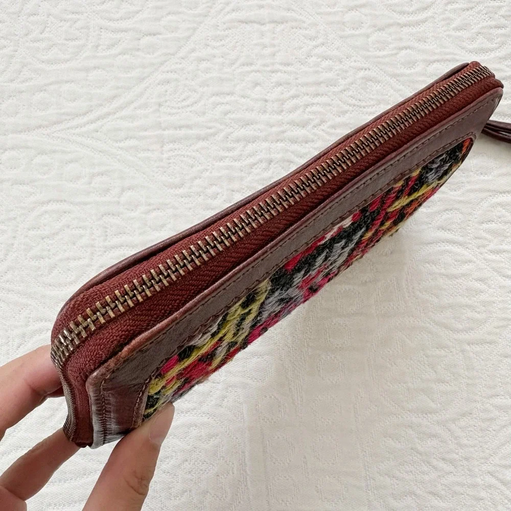Res Ipsa Kilim Leather Clutch Accordion Wristlet Wallet
